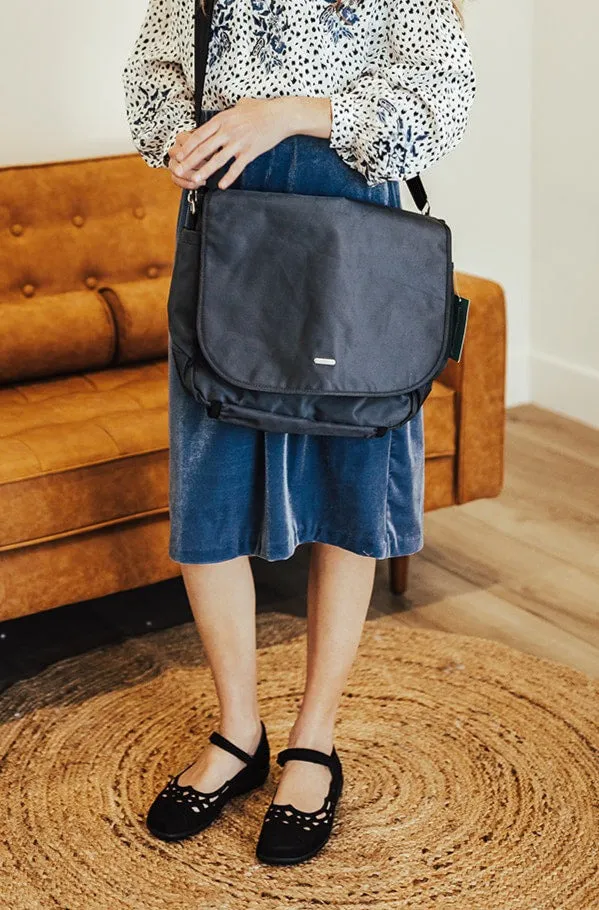 Agathis Koru Trans Black Velvet Nubuck